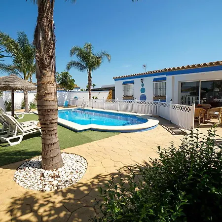 בית נופש Bananera Con Piscina Privada En *