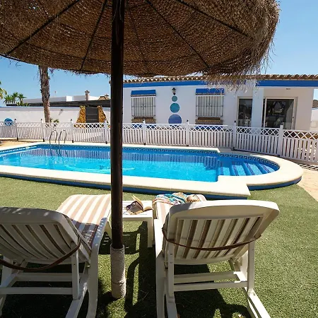 Hébergement de vacances Bananera Con Piscina Privada En Conil De La Frontera
