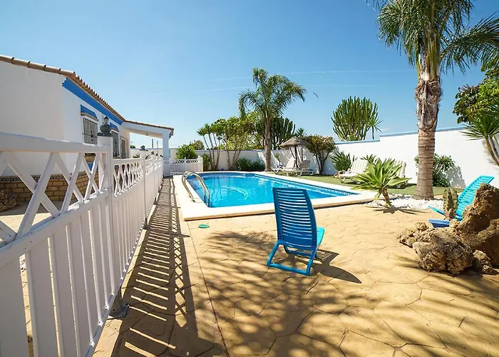 Bananera Con Piscina Privada En Feriehus