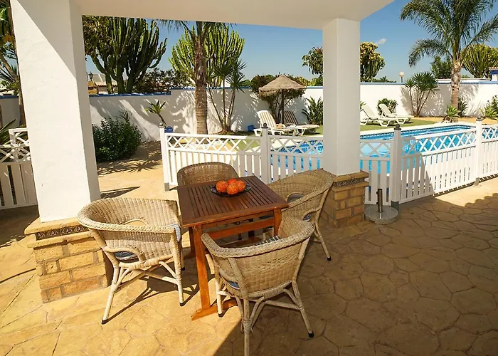 Feriehus Bananera Con Piscina Privada En *