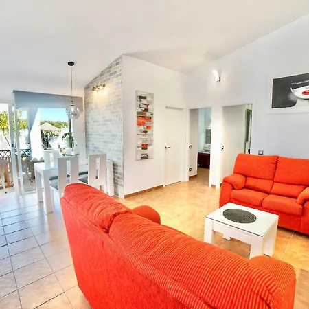 Bananera Con Piscina Privada En *