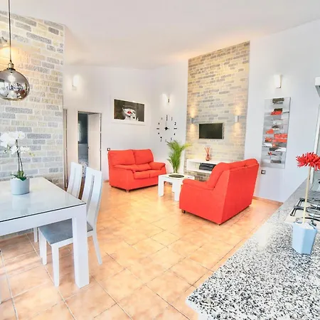 Bananera Con Piscina Privada En *